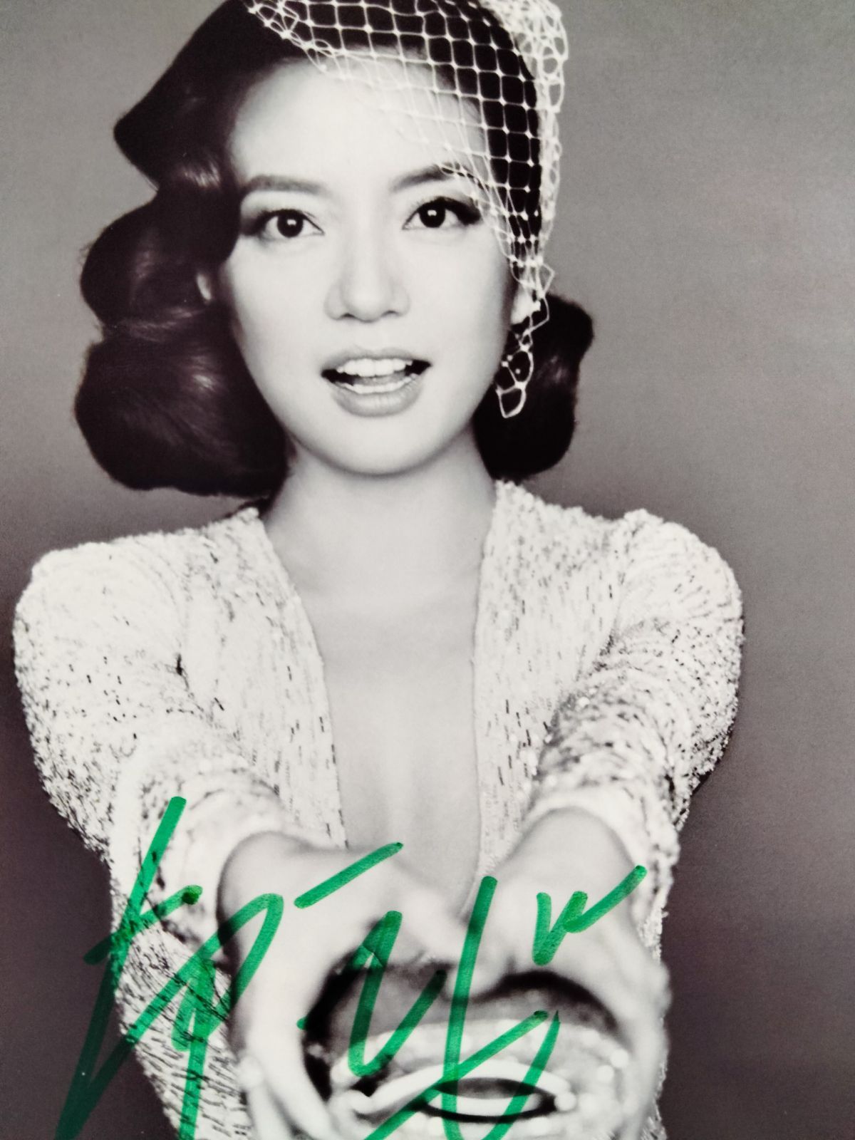ヴィッキー・チャオ直筆サイン入2Lサイズ写真…-中古品情報