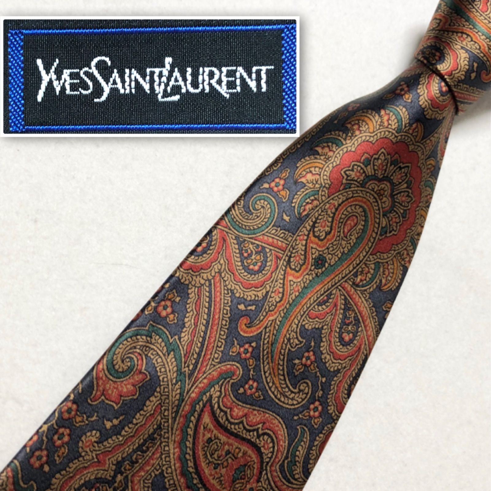 【美品】イヴサンローラン ネクタイ カーキ色 ペイズリー柄 光沢 高級 日本製 希少！！ YSL 総柄 ペイズリー柄 派手 ネクタイ - メルカリ