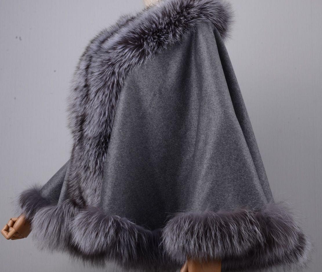 シルバーフォックスファー付きケープポンチョ毛皮