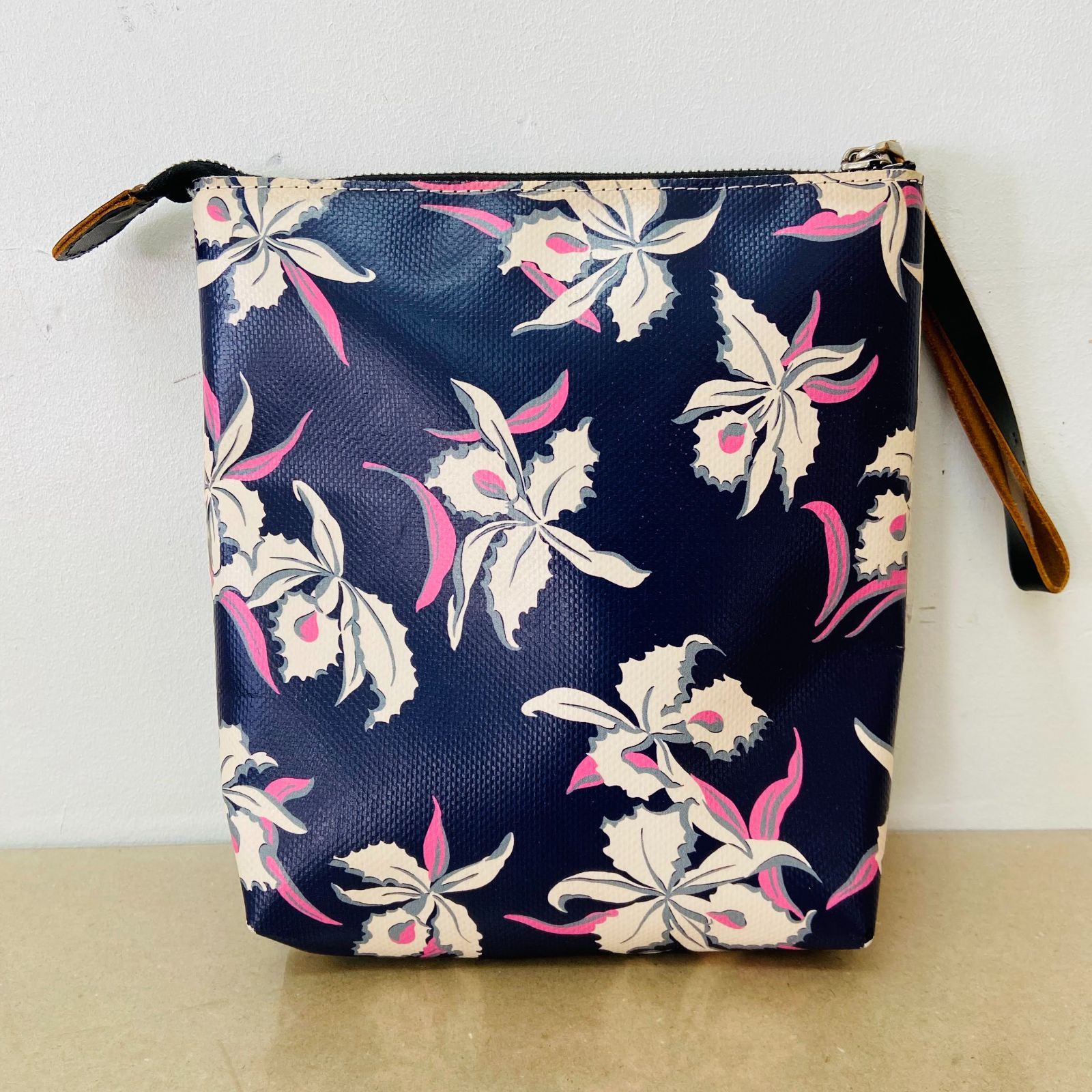 マルニ MARNI フラワー 花柄 クラッチバッグ セカンドバッグPVC マルニ MARNI フラワー 花柄 クラッチバッグ セカンドバッグPVC