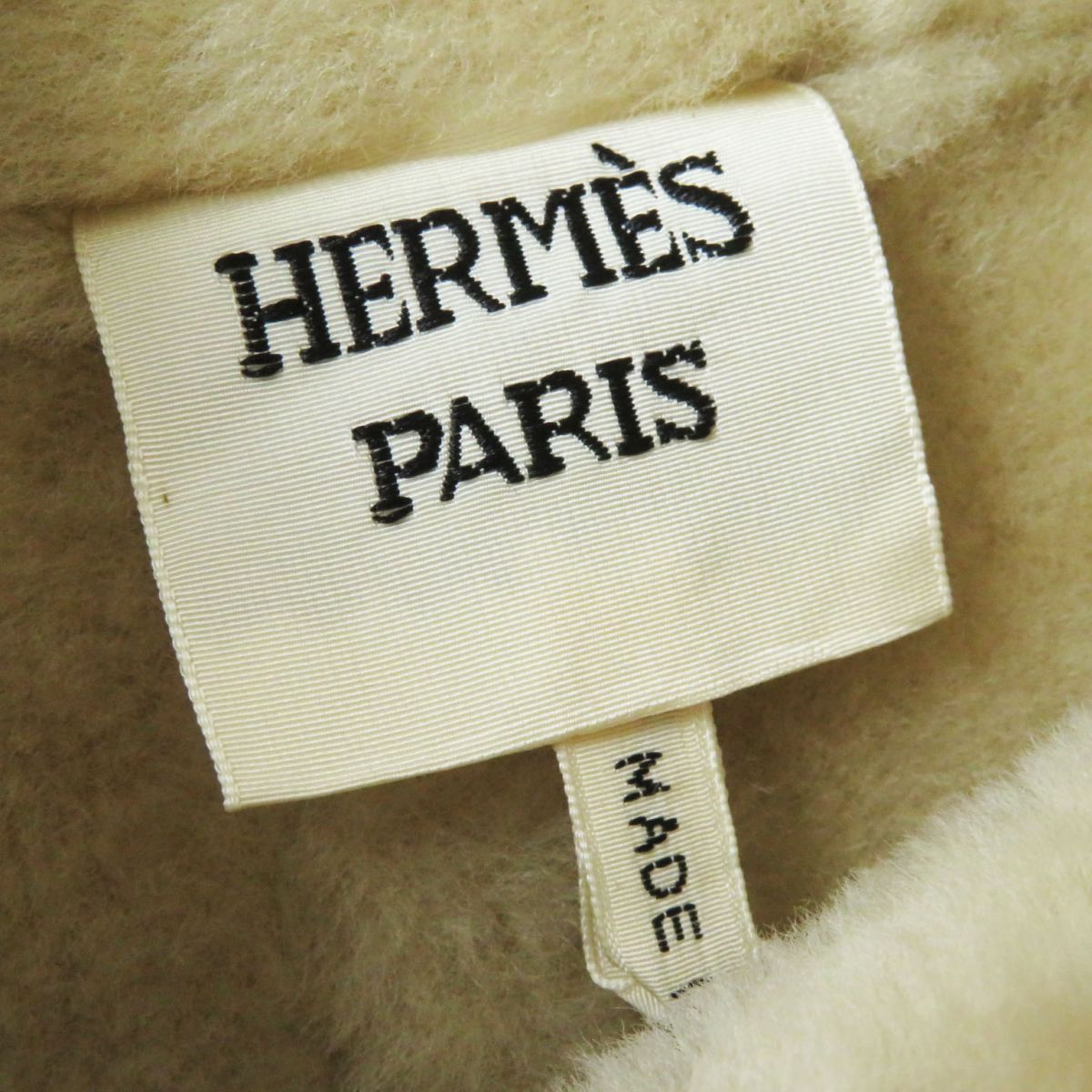 美品◎正規品 フランス製 HERMES エルメス レディース シープスキン ムートン シアリング ポンチョ ベージュ LA 毛皮 - メルカリ