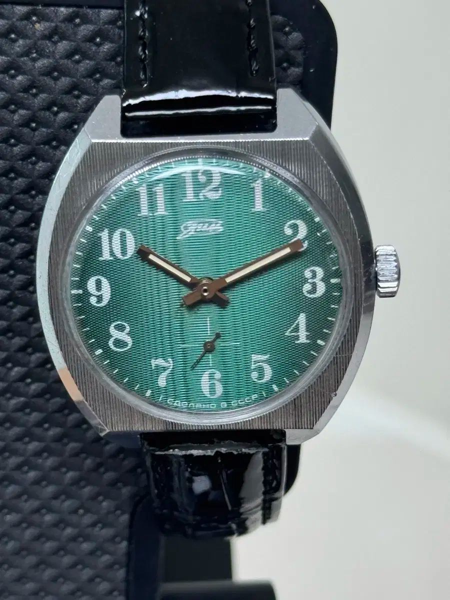 手巻き 旧ソ連 Pobeda ポベダ スモールセコンド ロシア cccp Vintage soviet mechanical watch POBEDA – SovietWatchStore.com
