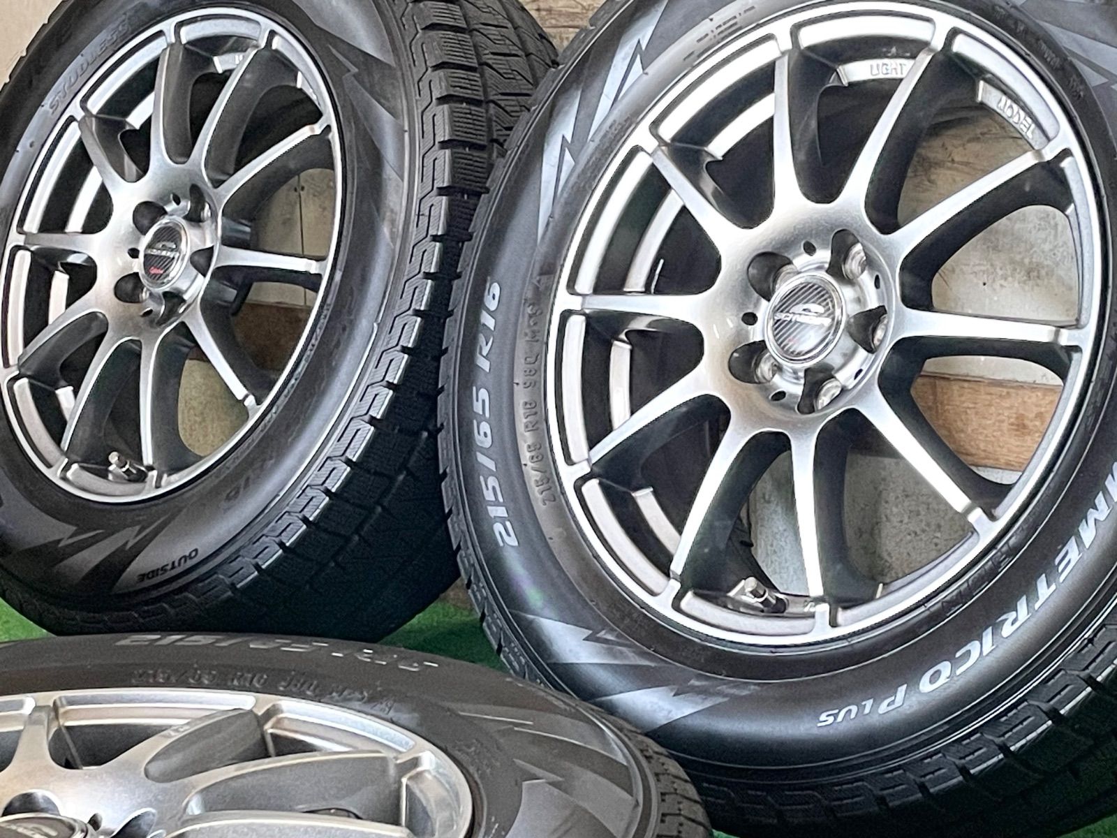 〈送料無料！！〉【バリ溝！！】シュナイダー 16in 6.5J +38 PCD100 ピレリ アイスアシンメトリコプラス 215/65R16 スバル SJ フォレスター XV GT 即納可能