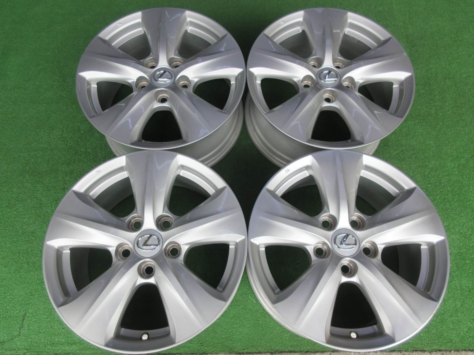 レクサス ＩＳ純正ホイール 7J-16 5H114.3 45 お探しの方是非いかがですか