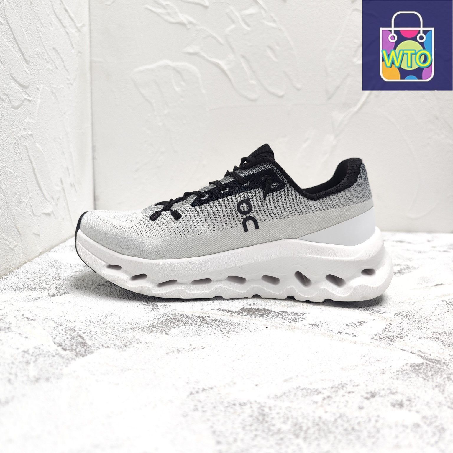 ★新品未使用★ON Cloudtilt（クラウドティルト）★男女兼用★25㎝ ON Cloudtilt（クラウドティルト）ホワイト スニーカー 男女兼用