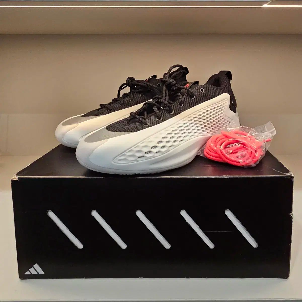 adidas アディダス バスケットシューズ ae1 285