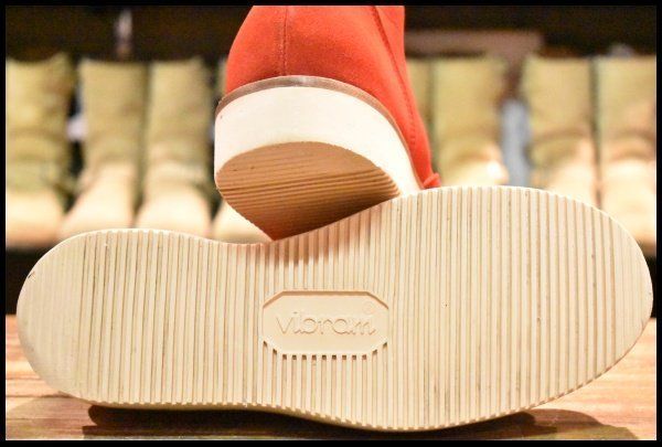 LOCKING SHOES