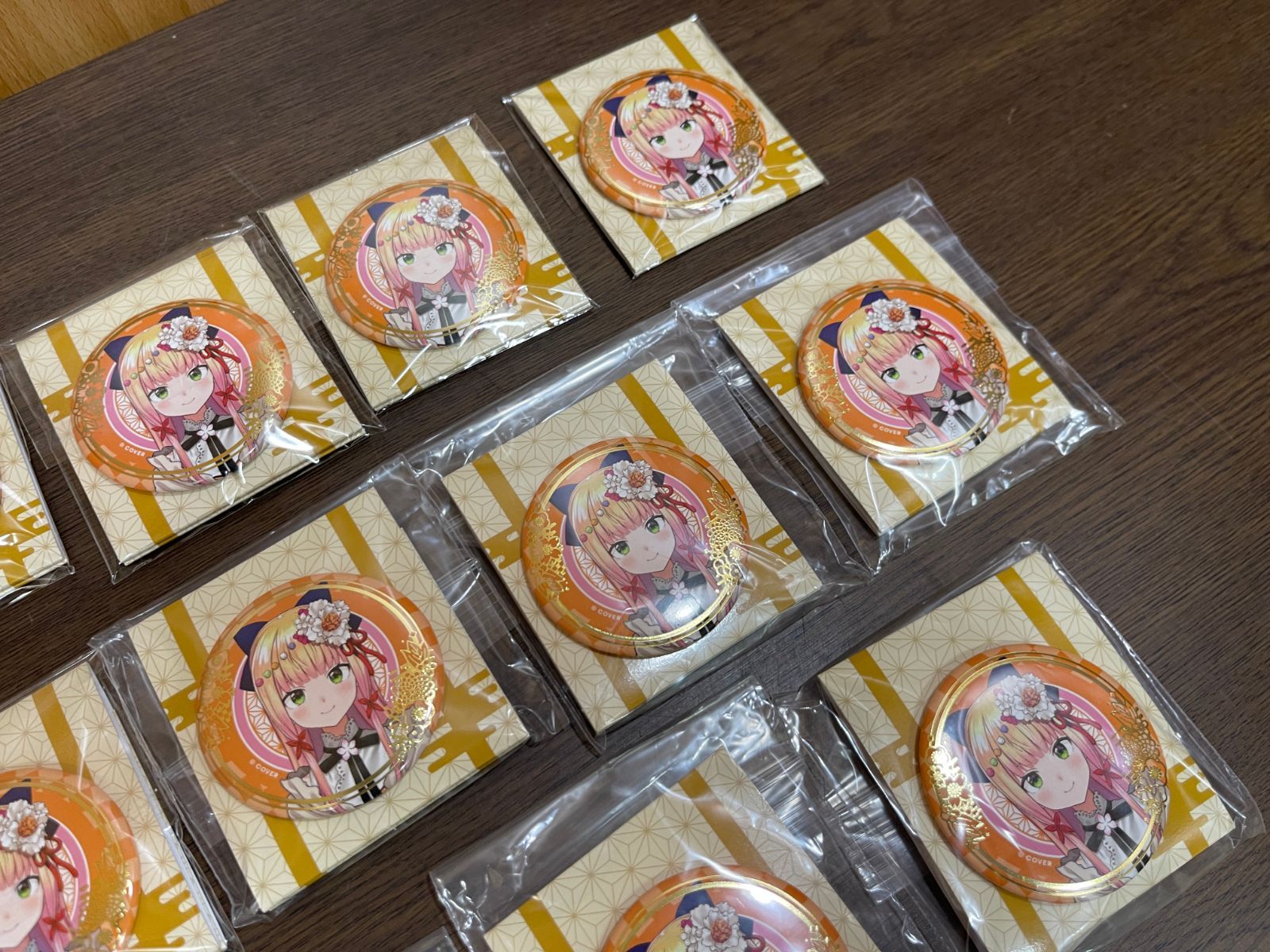 ランダム箔押し缶バッジ