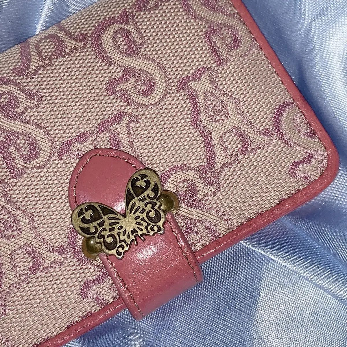 ANNASUI アナスイ