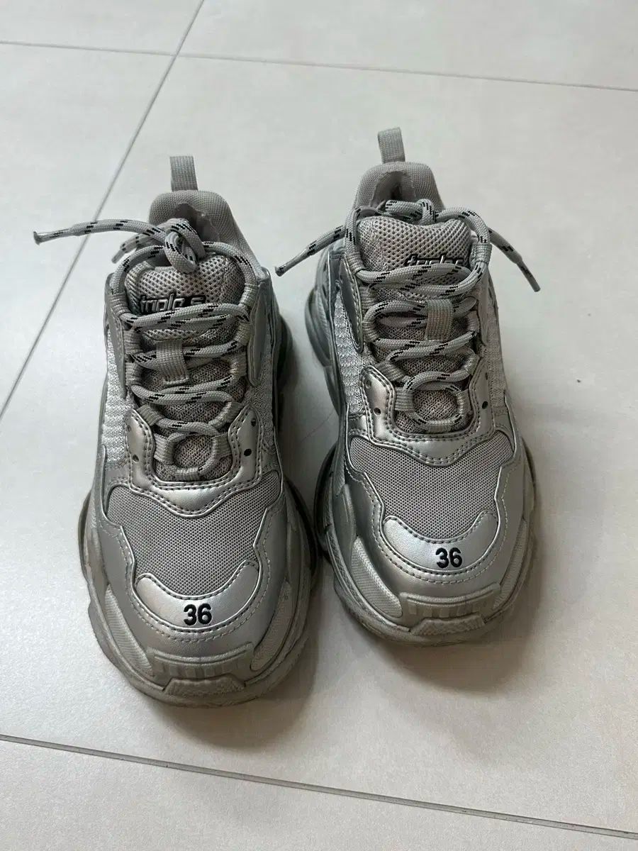 BALENCIAGA バレンシアガ トリプル S 230 ー 235