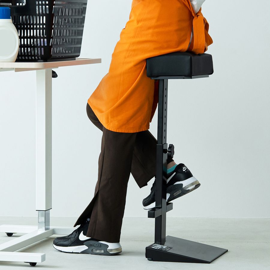 幅33cm レジチェア スタンディングチェア イス 椅子 作業用 ハイチェア 高さ調節 黒 クッション 完成品 2802