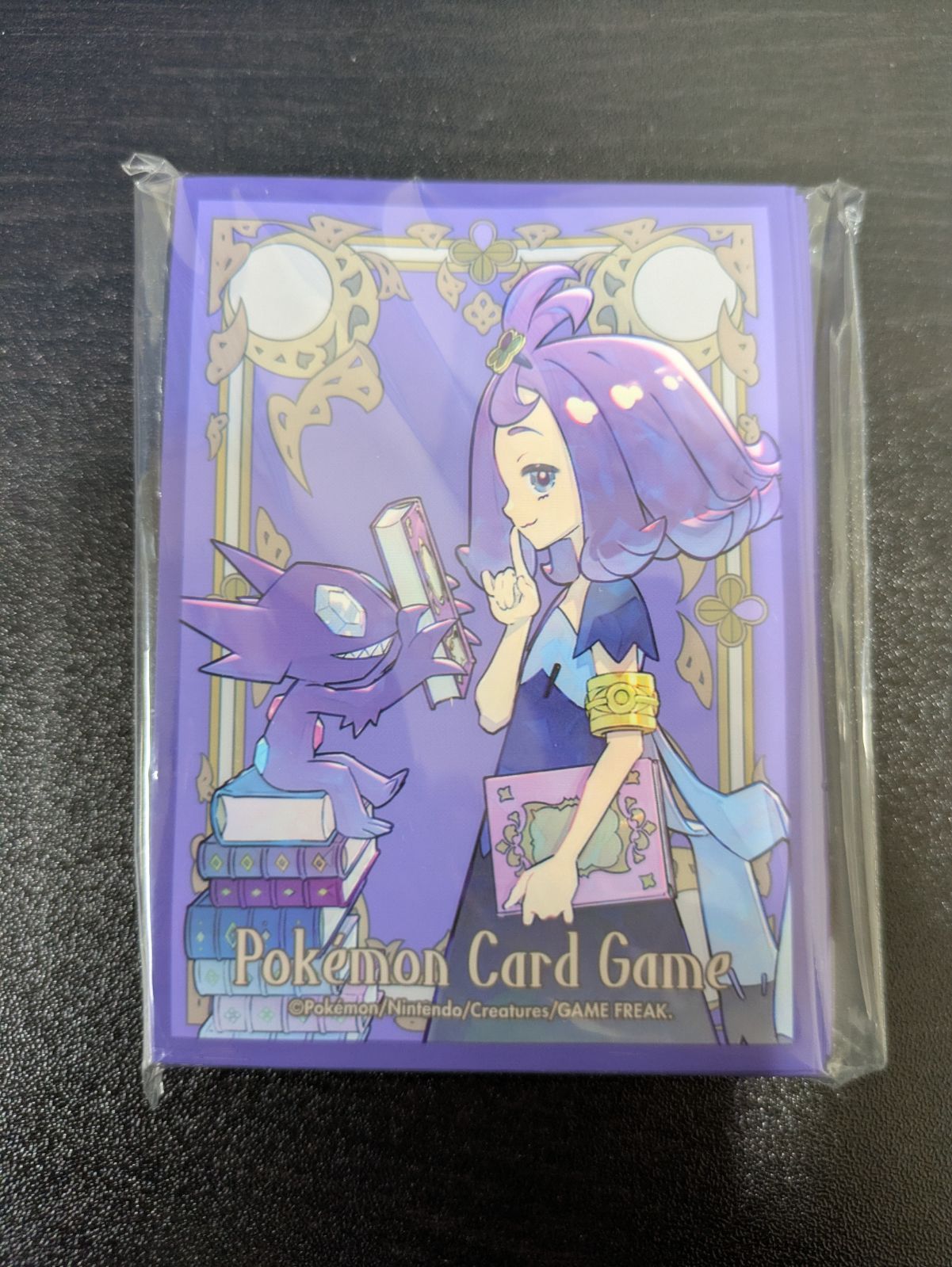 プレミアムトレーナーボックス MEGA アセロラスリーブ アセロラデッキケース ポケカ】リーリエとアセロラが描かれたデッキシールド＆デッキ