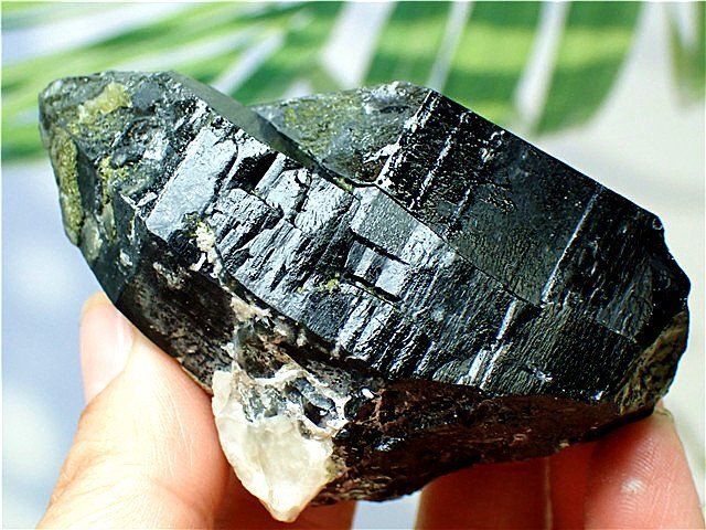 チベット産天然モリオン(黒水晶）原石B85C3/110C26D チベット産 モリオン (黒水晶) 原石 100.9g - 通販