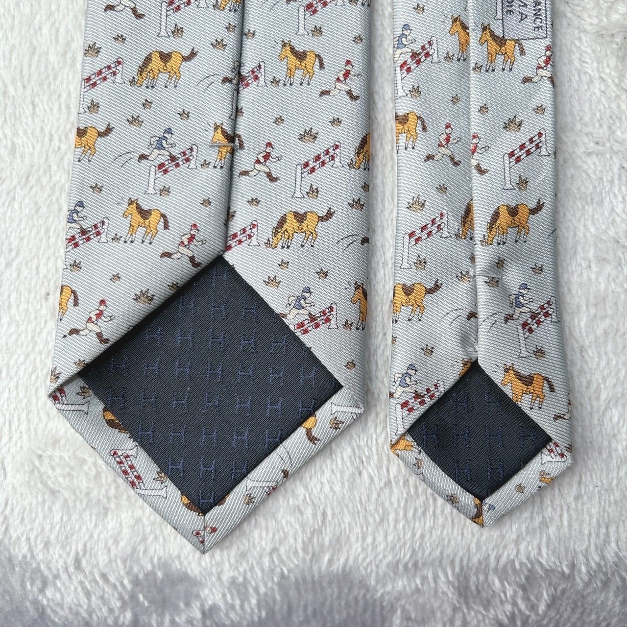 HERMES エルメス ネクタイ シルク 馬柄 グレー - メルカリ