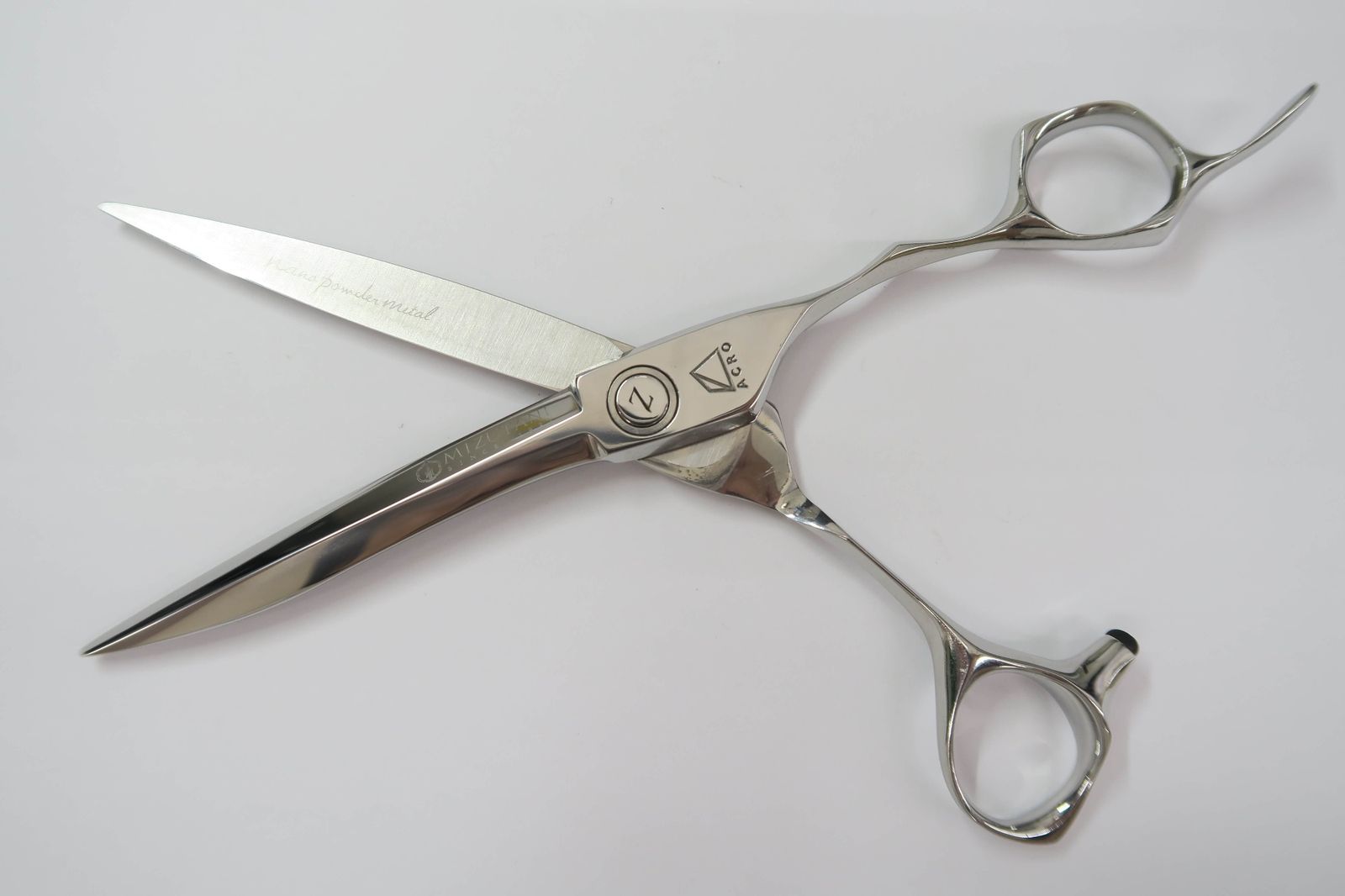 Cランク【MIZUTANI SCISSORS ミズタニシザーズ】 ACRO Z-2 シザー 美容師・理容師 6.7インチ 右利き 【中古】:H-8164  - メルカリ