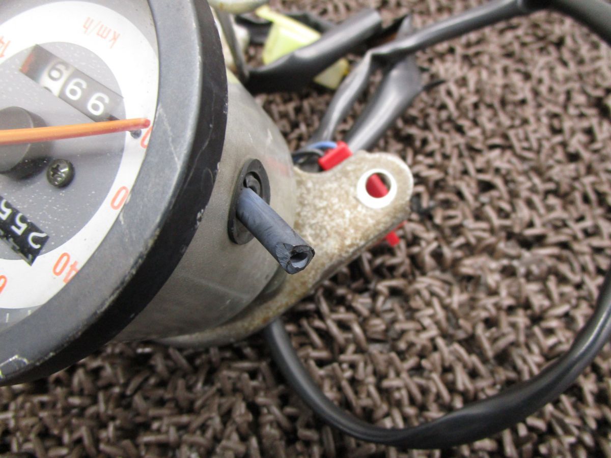 スピードメーター