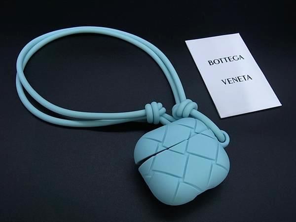 新品同様 BOTTEGA VENETA ボッテガヴェネタ ラバー AirPodsケース エアポッズケース レディース ライトブルー系 AZ1910
