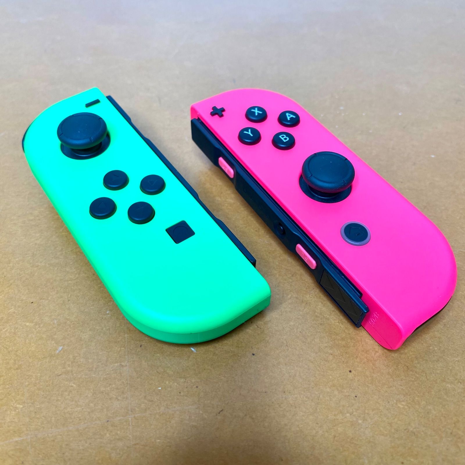 Joy-Con(L) ネオングリーン/(R) ネオンピンク