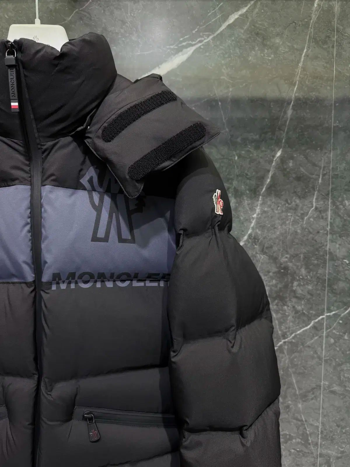 MONCLER モンクレール