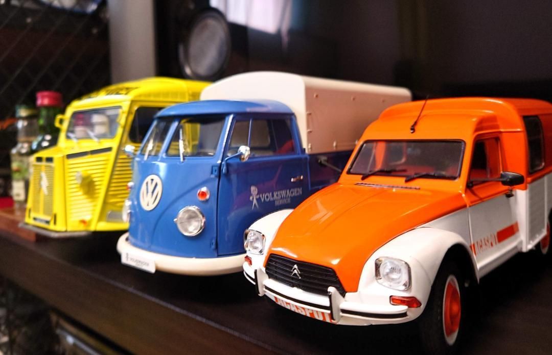 1/18 シトロエン アカディアーヌ 1984 Citroen Acadiane 1/18 シトロエン アカディアーヌ 1984 Citroen Acadiane - メルカリ