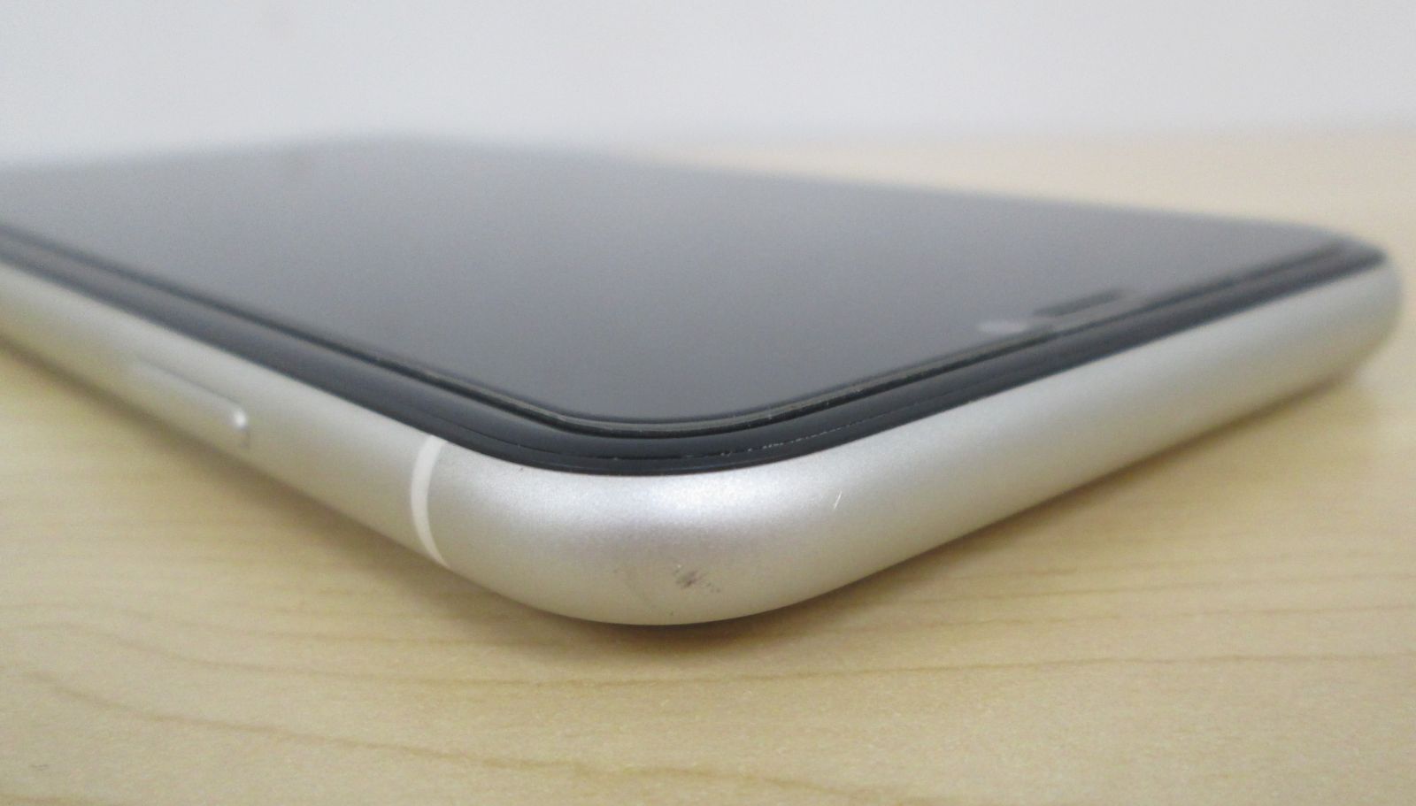 大清水70-2-0320】Apple iPhone 11 64GB ホワイト 本体 au セール中