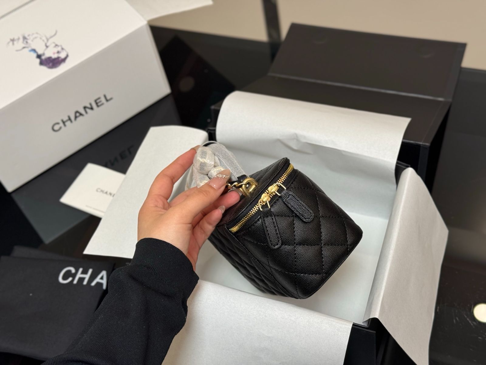 今日特価】Chanel Handle Makeup Case ハンドルメイクアップ