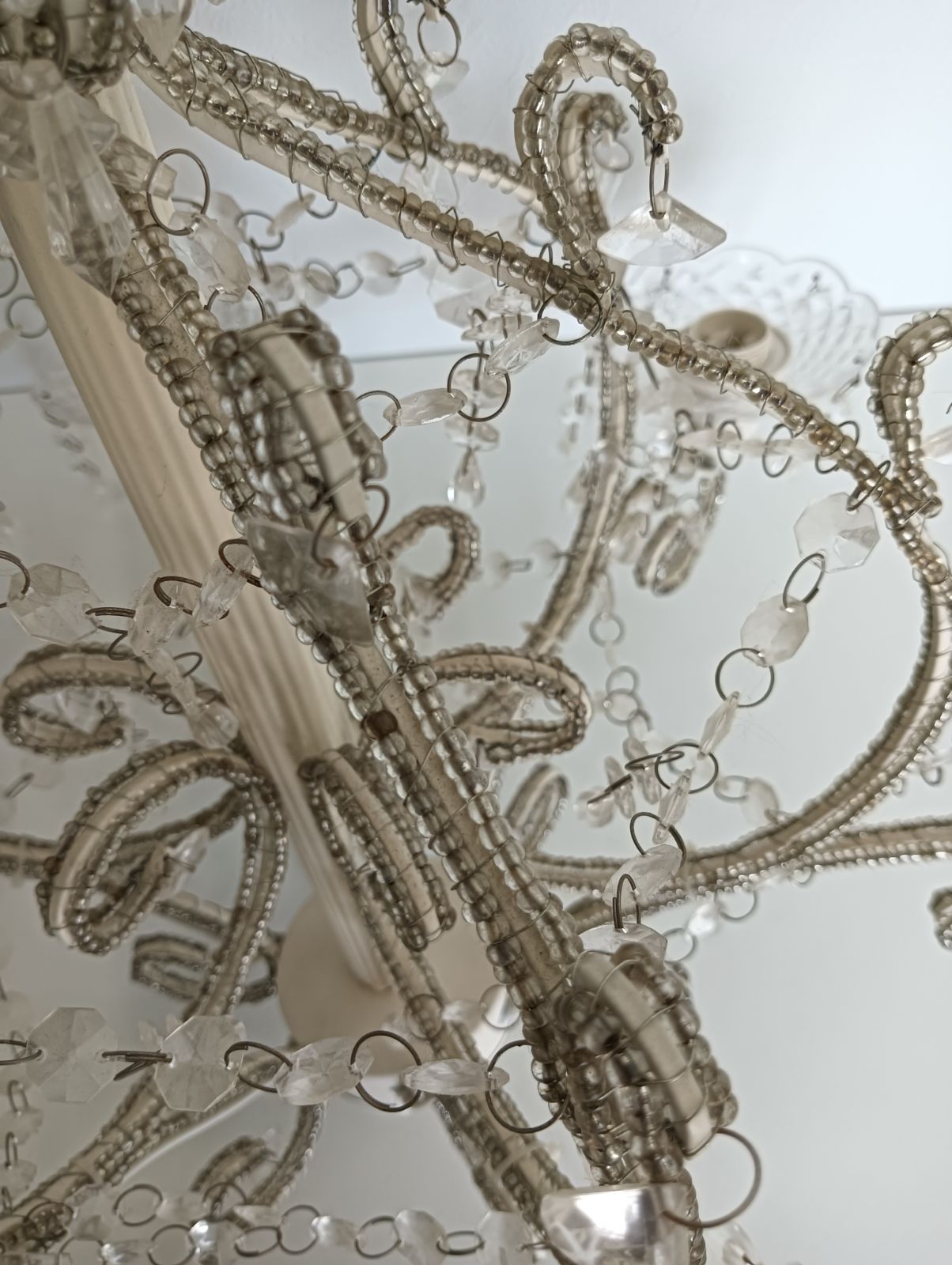 ガラス製 ホワイト シャンデリア 6灯 クリスタル ビーズ 装飾 ガラス製