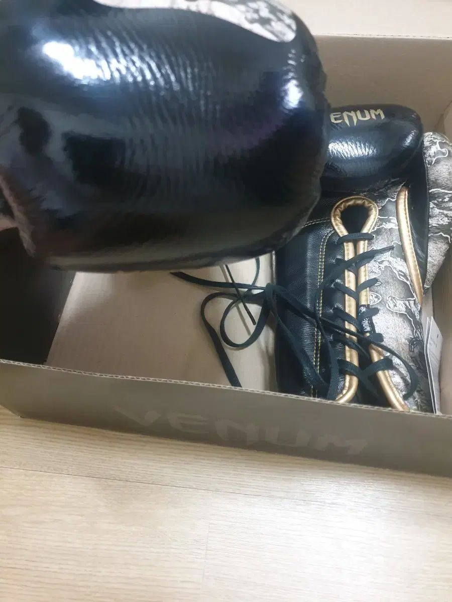 VENUM ヴェナム