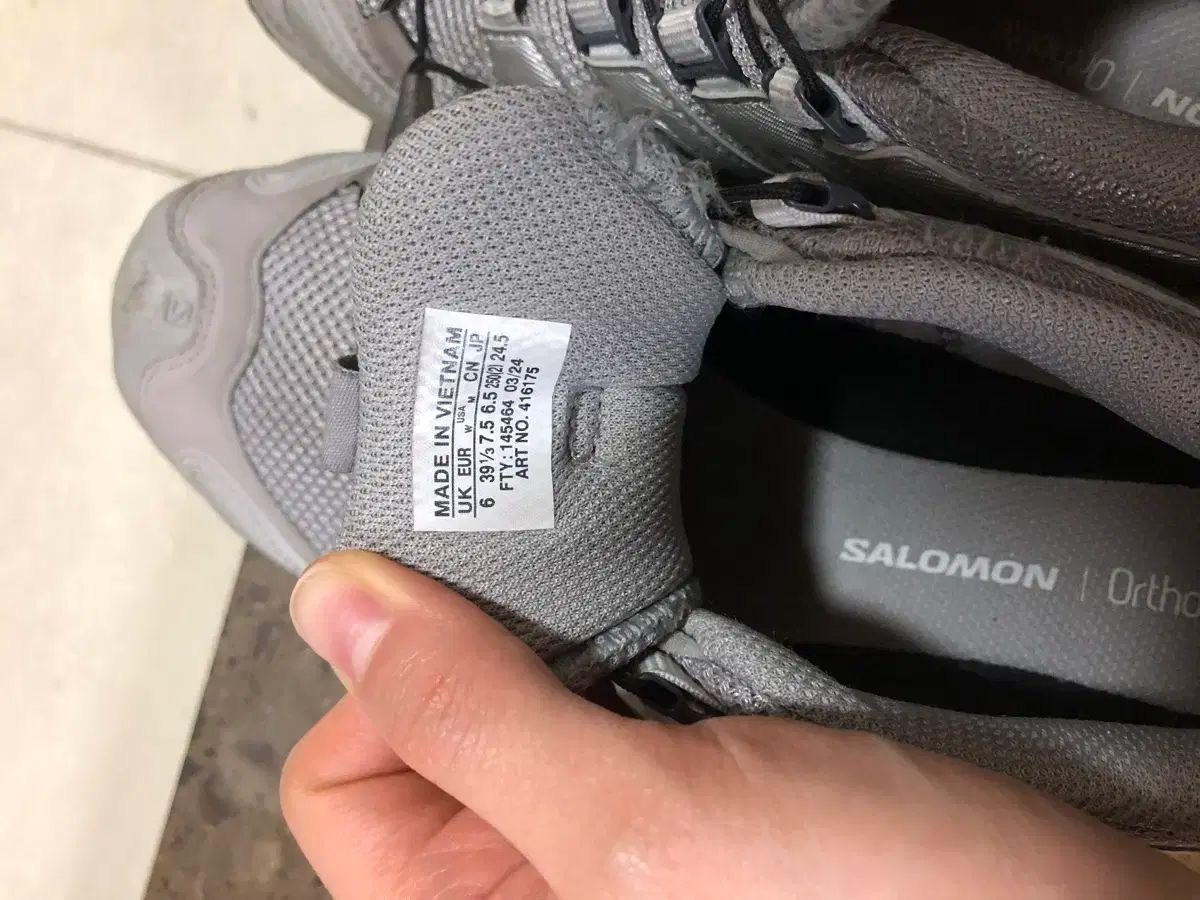 SALOMON サロモン