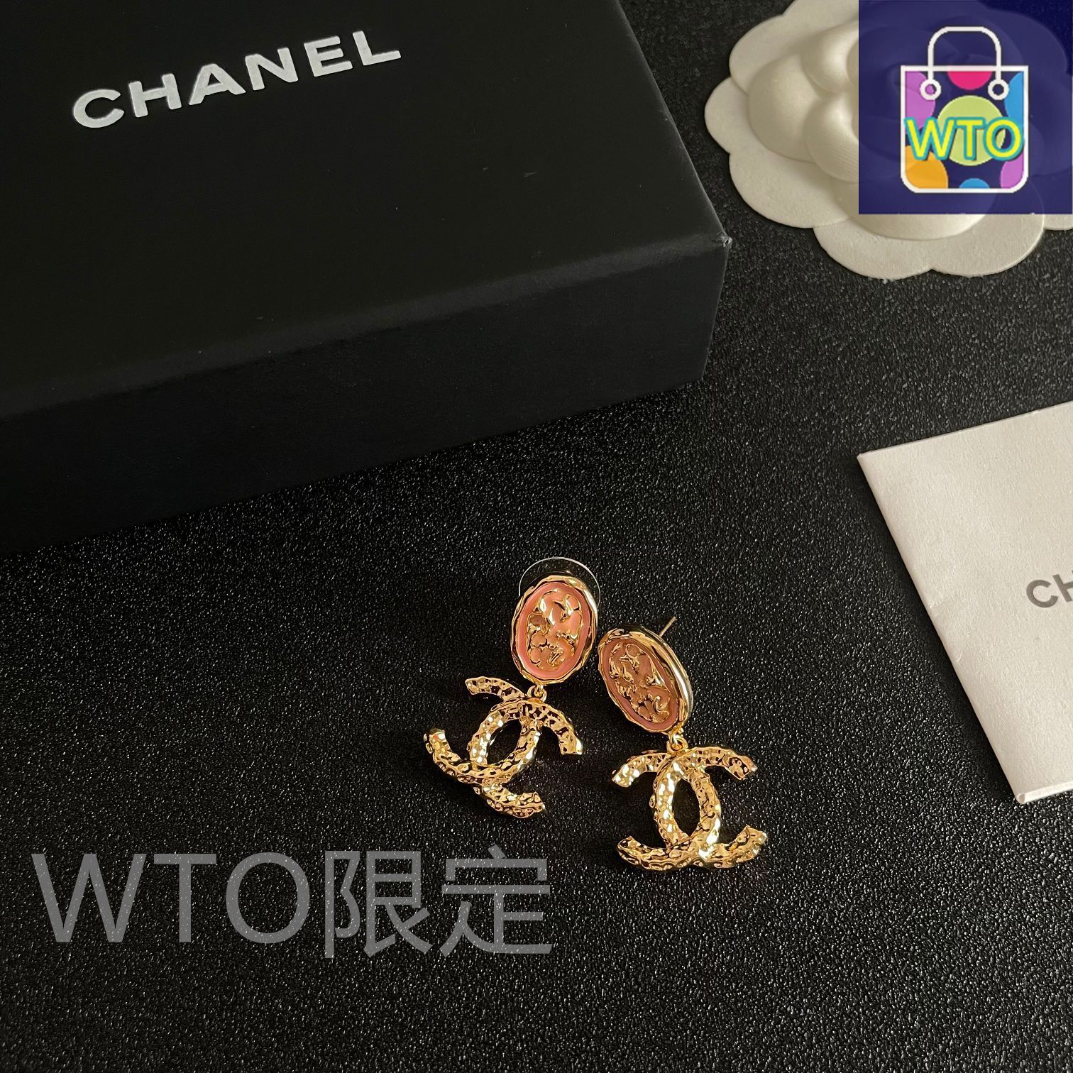 CHANEL シルバー ロゴ ピアス ビンテージ 未使用 保管期間有り 箱付き❗️ シャネル CHANEL ピアス ココマーク CCマーク ゴールド