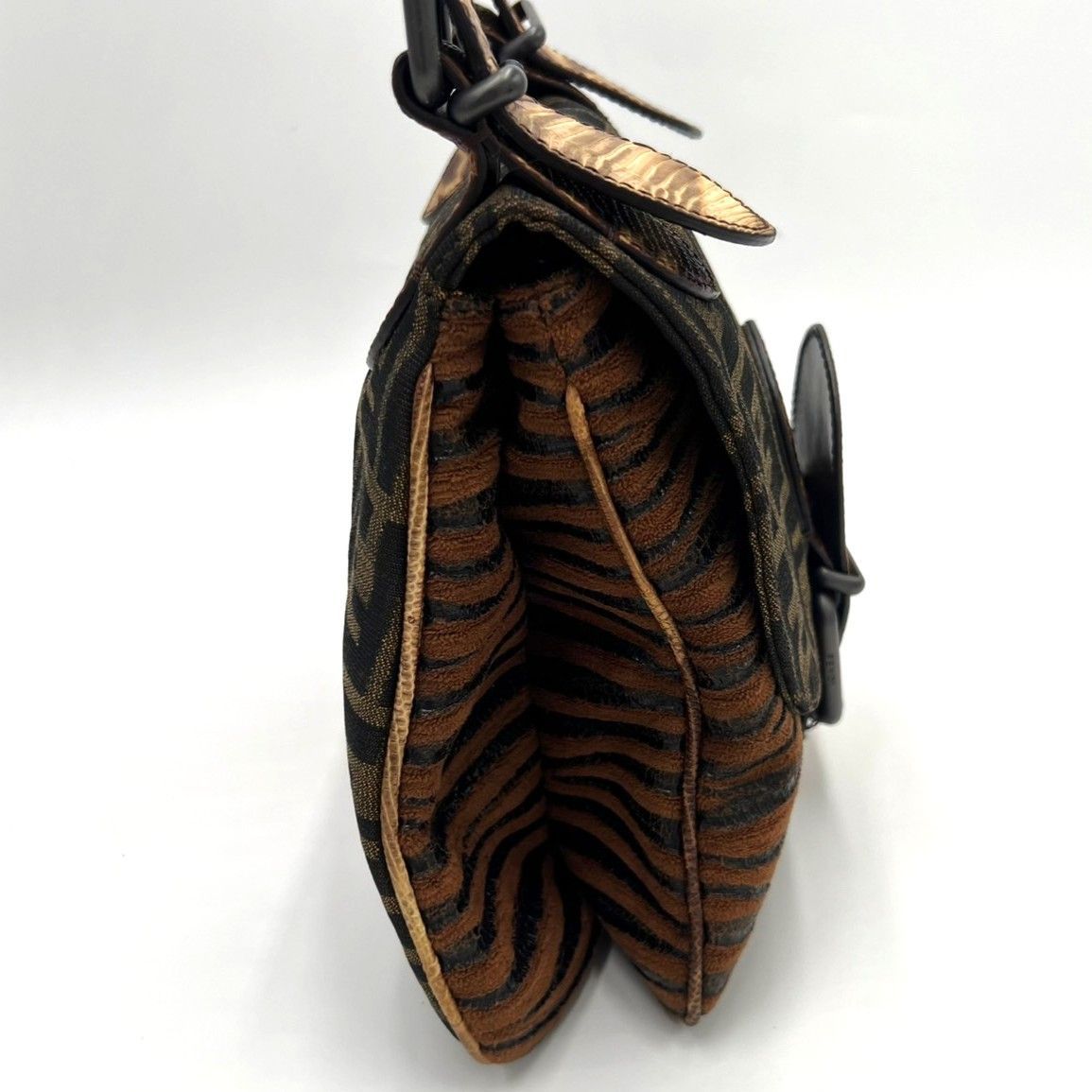 K841】FENDI(フェンディ)/ズッカ柄/ショルダーバッグ - メルカリ