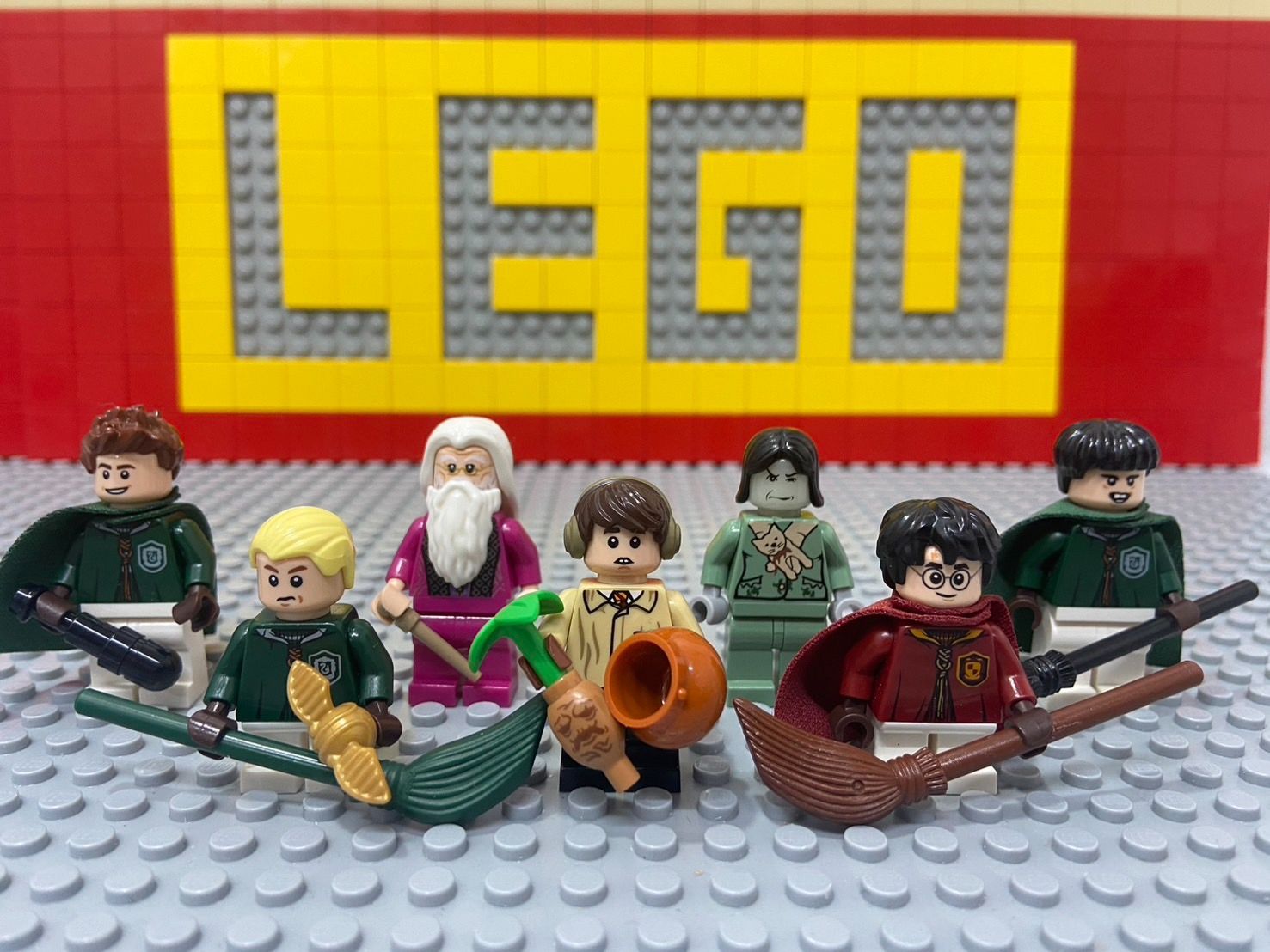 ☆ハリーポッター☆ レゴ　ミニフィグ　ダンブルドア先生　クディッチ　ユニフォーム　スリザリン　グリフィンドール　( LEGO 人形 ホグワーツ