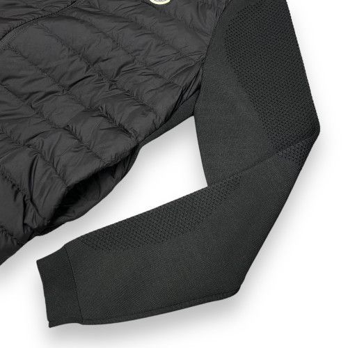 MONCLER ロゴパッチ フロント ダウン パーカー ビッグロゴ 新品 MONCLER ロゴパッチ フロント ダウン パーカー ビッグロゴ