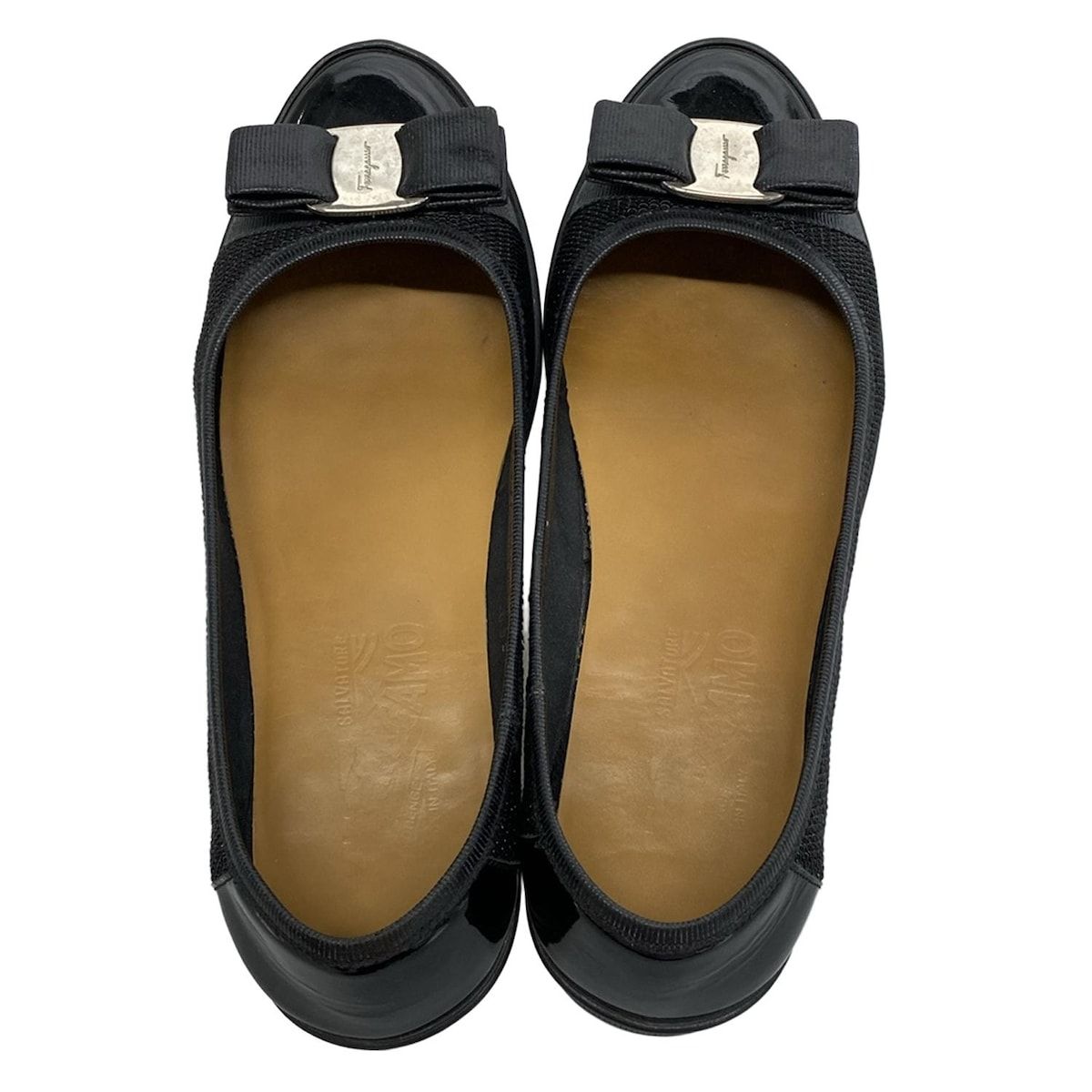 サルヴァトーレ フェラガモ　ヴァラリボン　ブラック　フラットシューズ　7 1/2 FERRAGAMO/SalvatoreFerragamo(サルバトーレフェラガモ