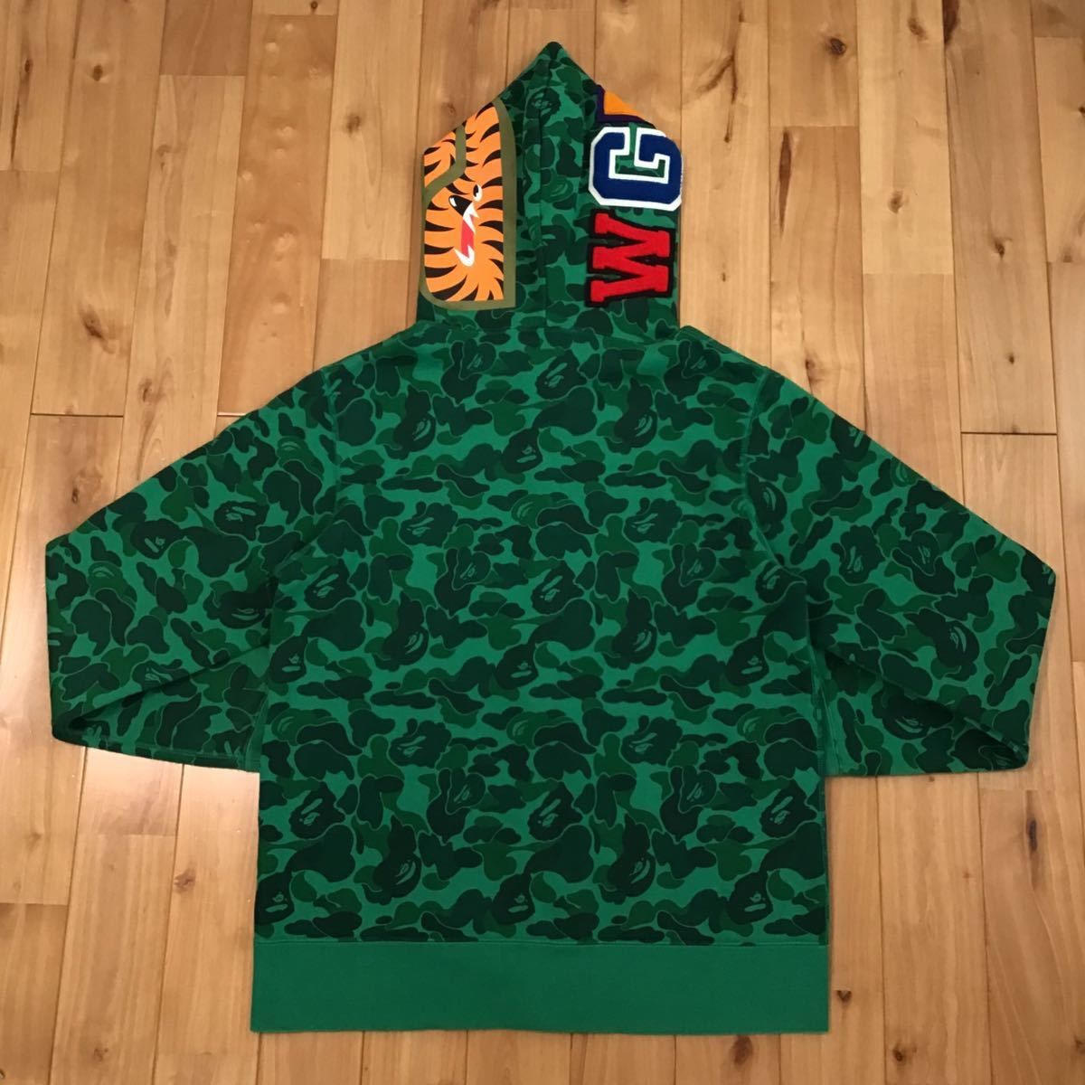 BAPE 渋谷限定 カラー カモ シャークパーカー - メルカリ