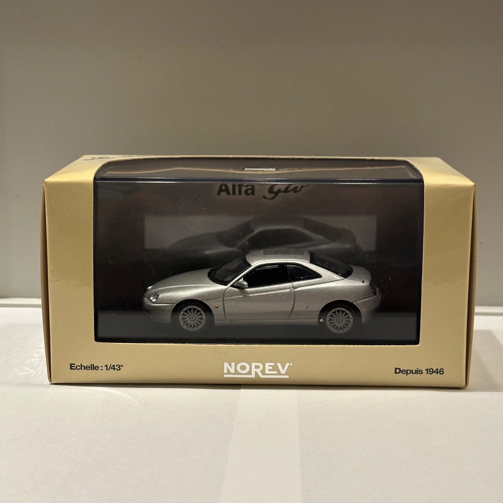 Alfa Romeo GTV 色 SILVER メーカー ノレブ 1|43ミニカー