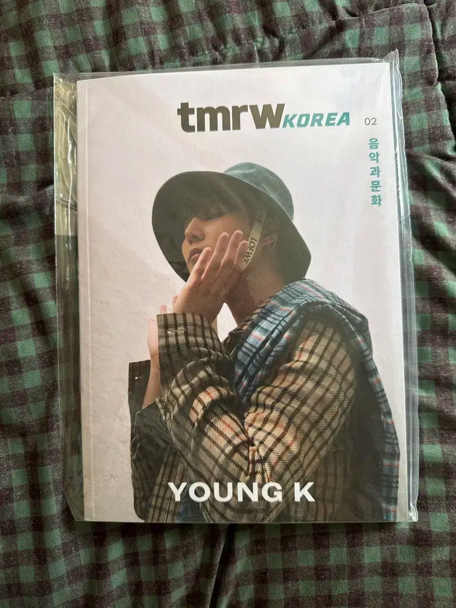 DAY6 ヨンケイ Young K 雑誌 tmrw korea magazine