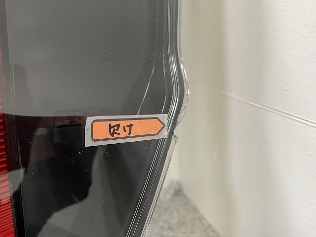 エスクァイア/ノア 80系 ZRR80/ZRR85 ハイブリッド/ZWR80 純正 後期 右