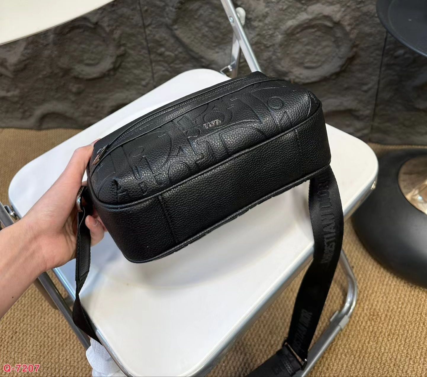 早いもの勝ちDIOR HOMME ショルダーバッグ - メルカリ
