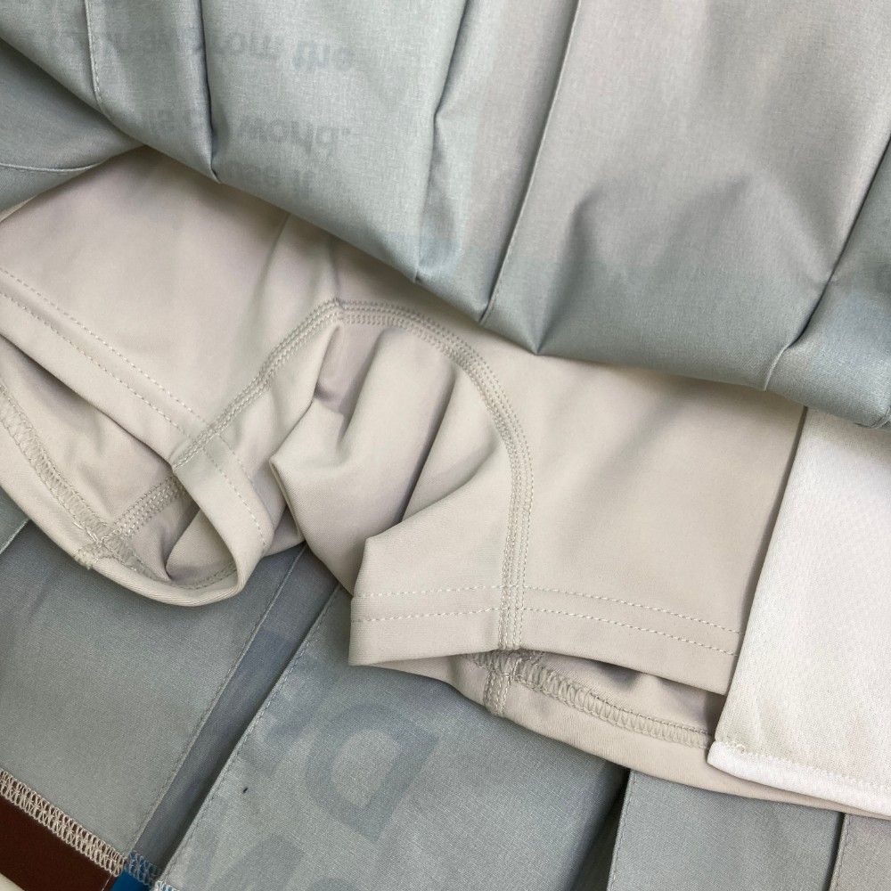 値下げ　新品未使用　ディッセンバーメイ　プリーツスカート　サイズS ディッセンバーメイ DM 【ストレッチ】一体型ぺチパンツ付フロント