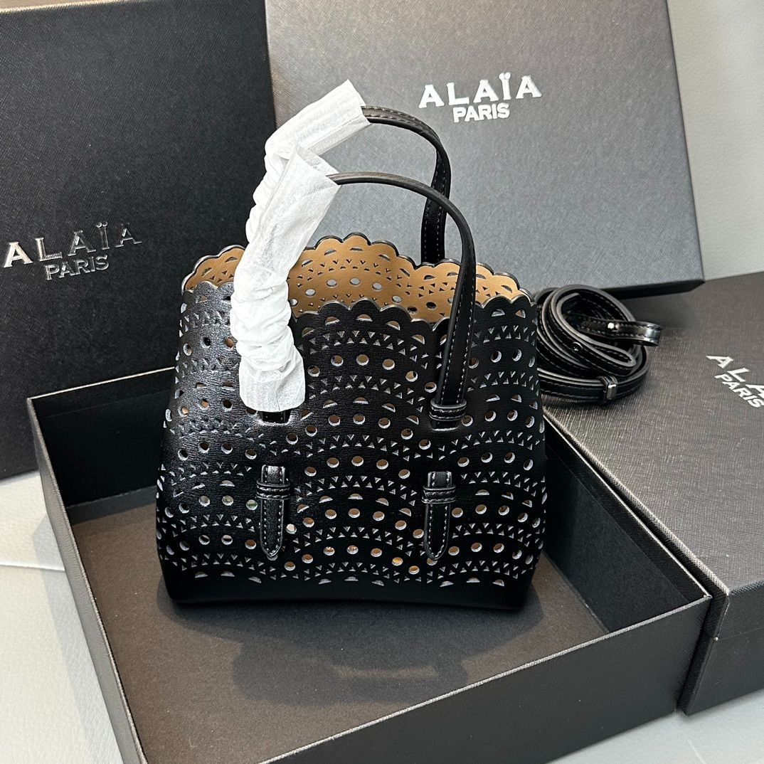 ALAIA アライア ハンドバッグ ショルダーバッグ 新品未使用 ナッパレザー 黒 toteトートバッグ - メルカリ