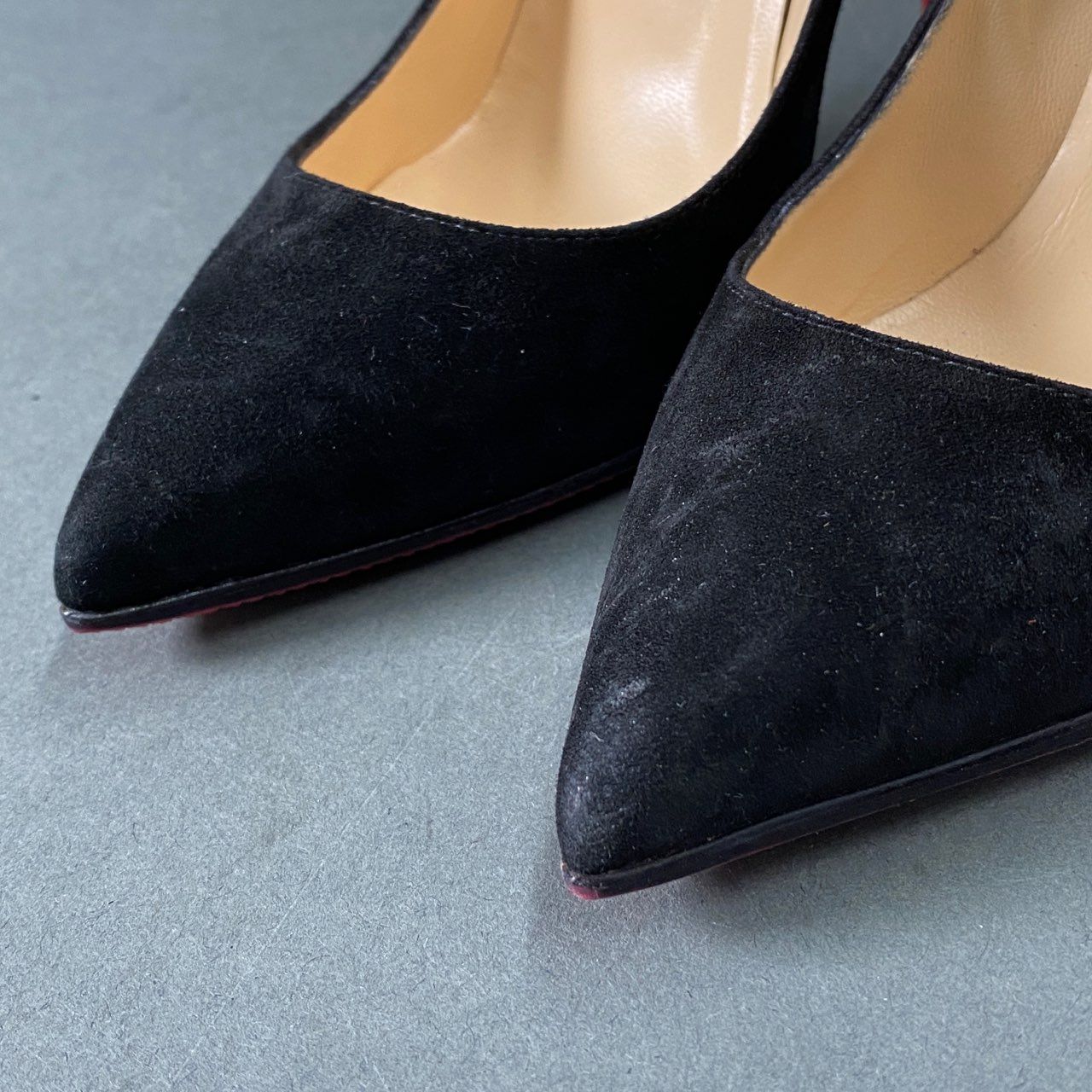 2L25《伊製》Christian Louboutin クリスチャンルブタン