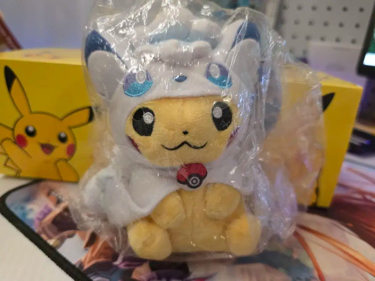 ポケットモンスター ロコン ポンチョ ピカチュウ キーホルダー 人形 