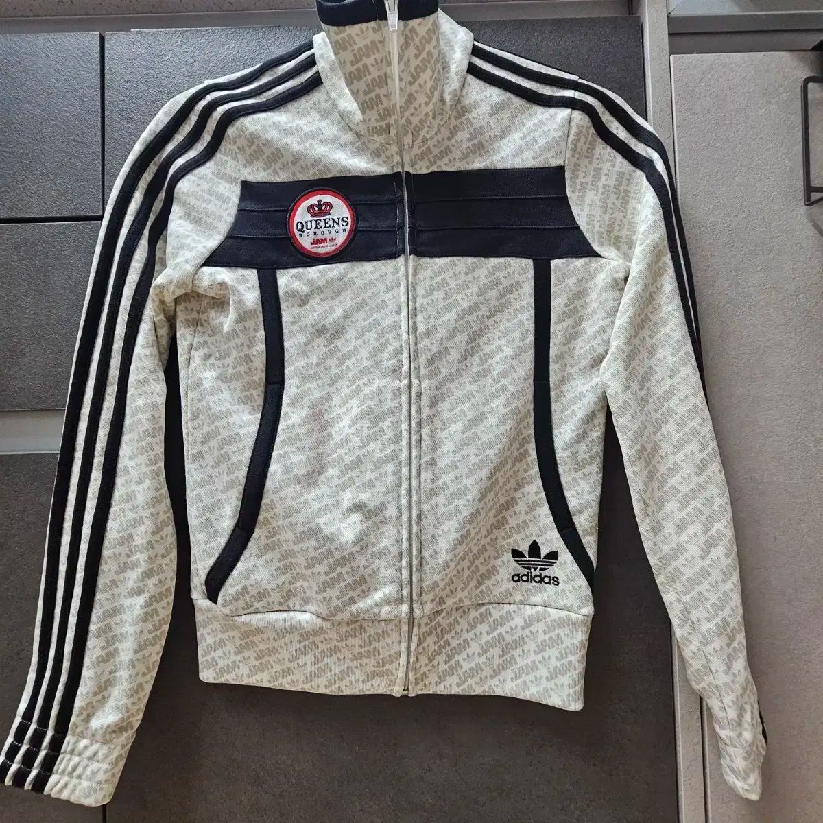 レア　アディダスオリジナルス　ジャージ adidas(アディダス) ファイヤーバード queens トラックトップス