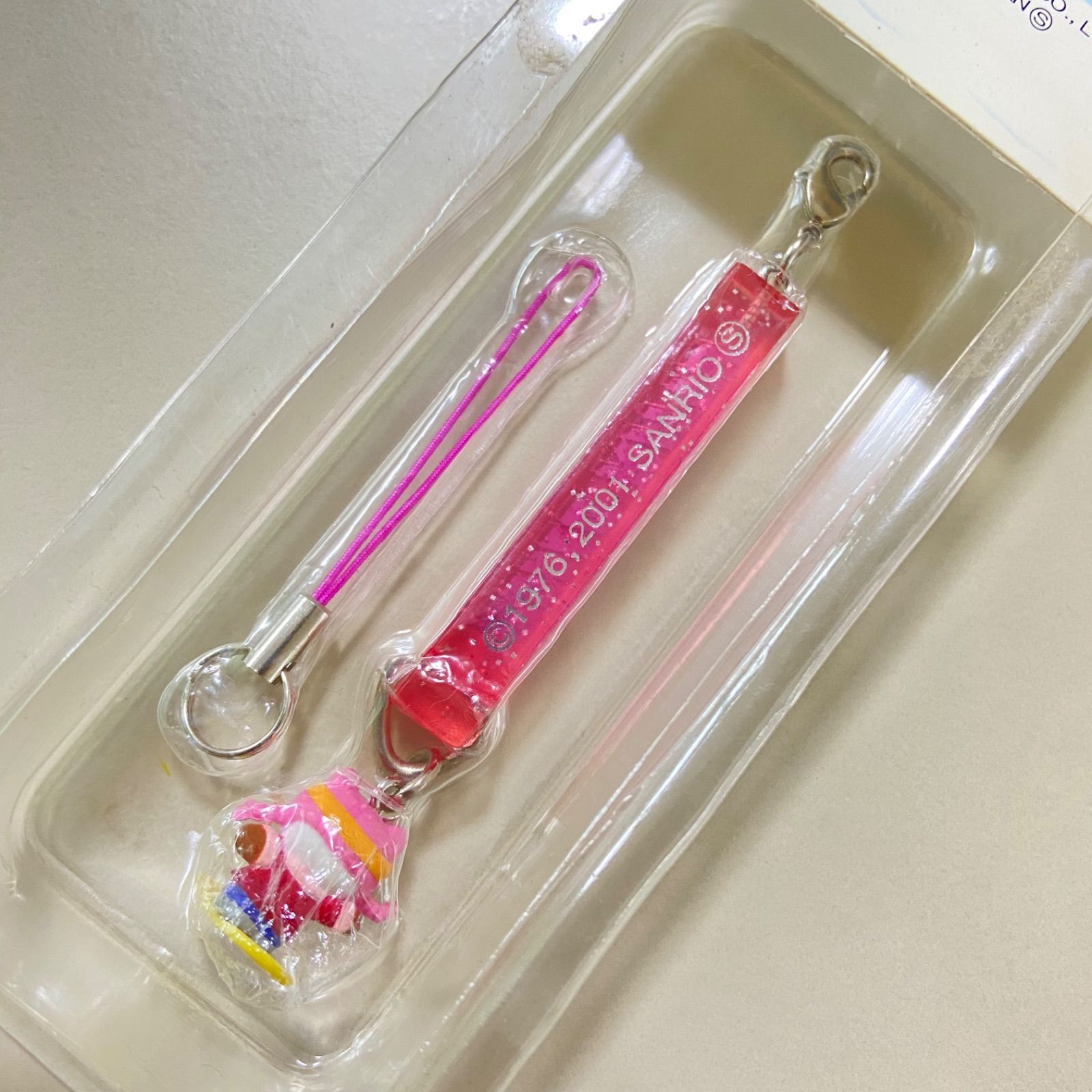 未使用 ハローキティ 冬期限定 ストラップ スノーボーダー