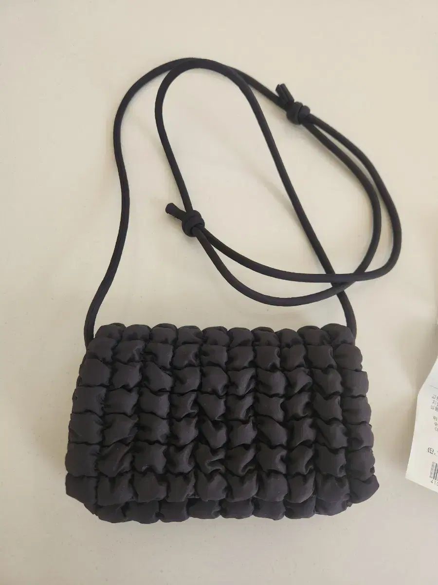 COS コス Quilted クロスボディバッグ メッセンジャーバッグ