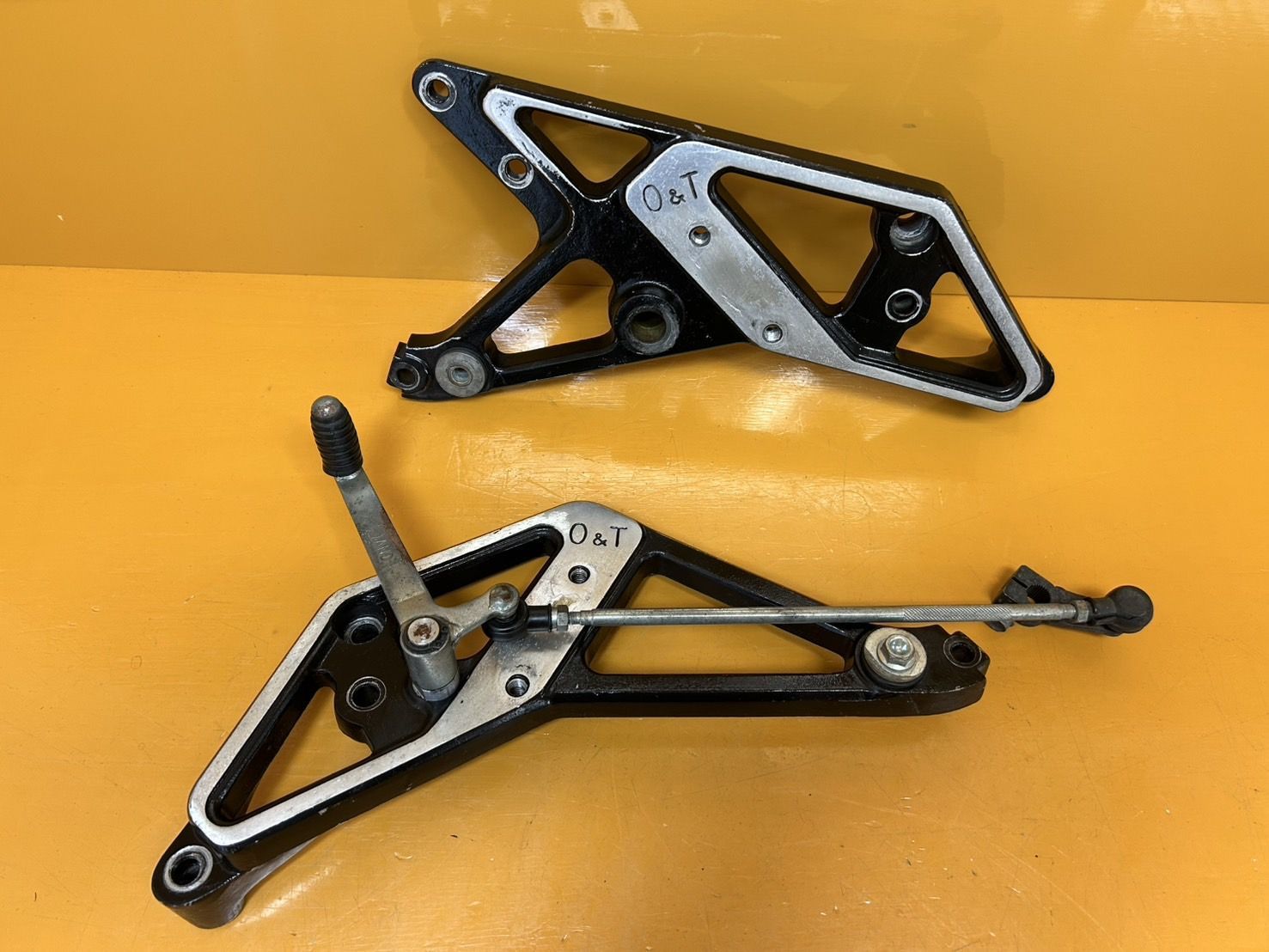 74524 HONDA ホンダ CBX400F CBX550F O-T バックステップ 当時物 左右