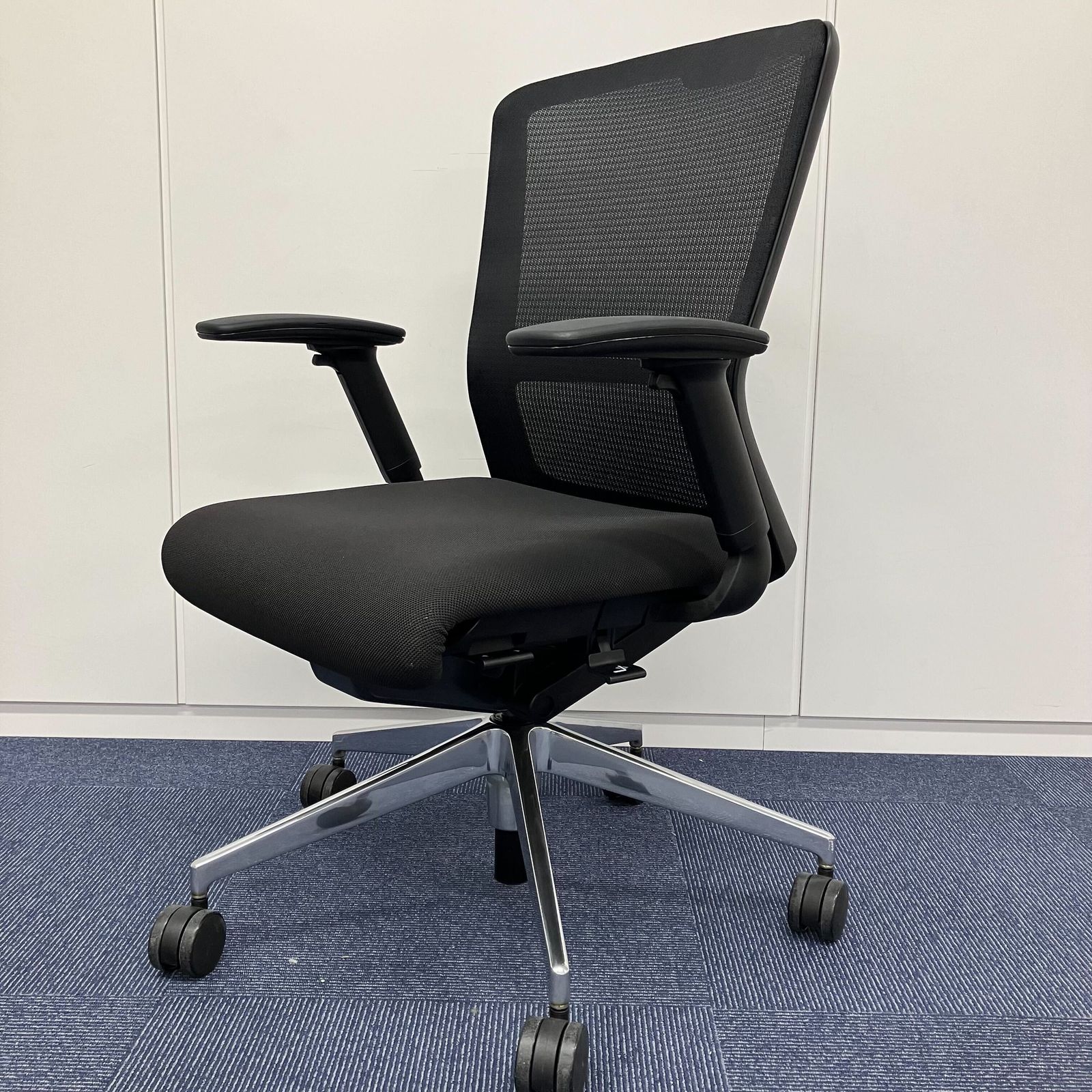 中古 S(美品)】Elfie(エルフィ) ＊可動肘タイプ＊ ウチダ - メルカリ 