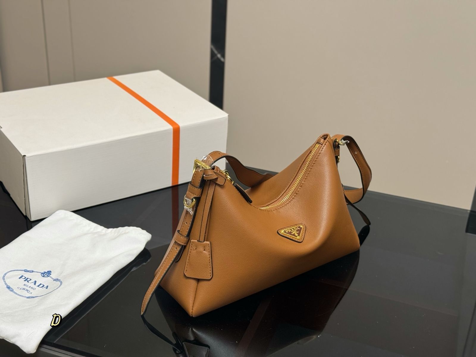 今日特価】Prada プラダ ヴィンテージ ホボ アームポーチ（30