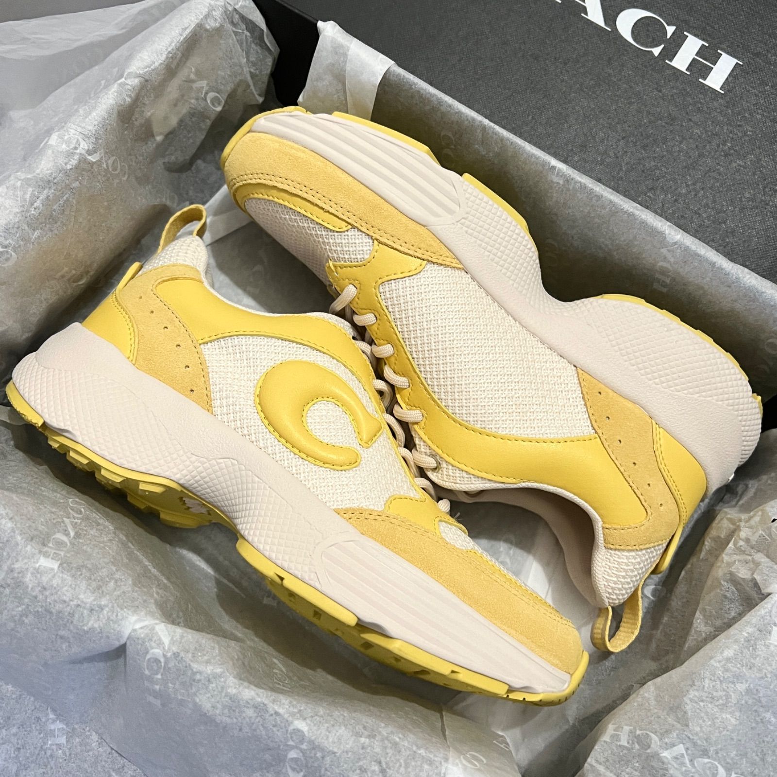 【Coach】コーチ　ロゴ　ストライダー　 スニーカー 黄色 Coach】コーチ ロゴ ストライダー スニーカー 黄色 - メルカリ
